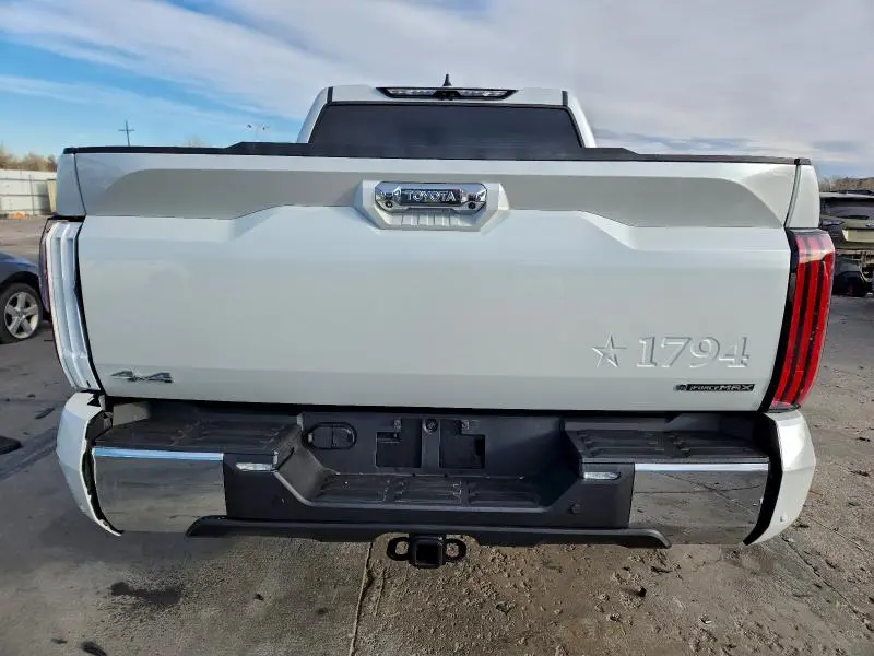 2025 TOYOTA TUNDRA CREWMAX PLATINUM  