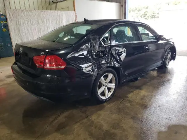 2013 VOLKSWAGEN PASSAT SE  