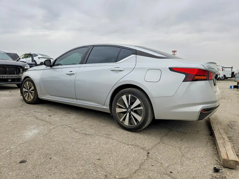 2022 NISSAN ALTIMA SV  