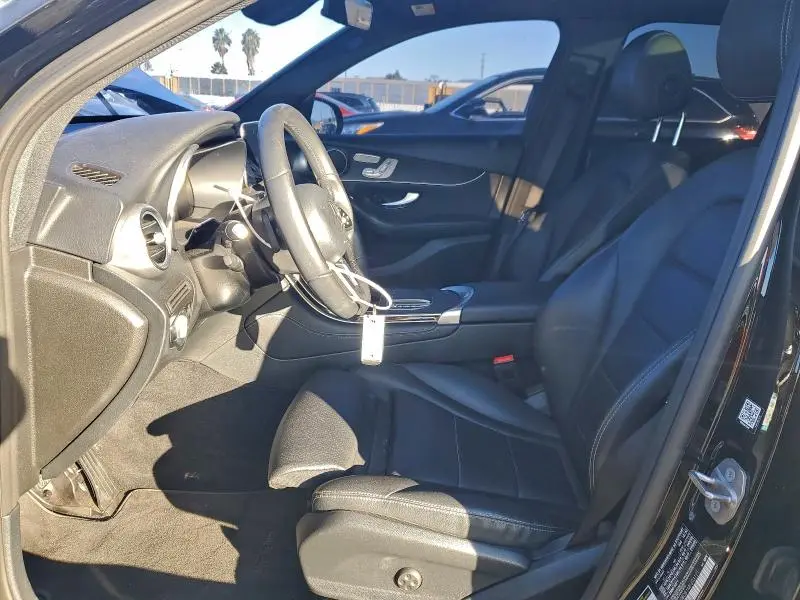 2021 MERCEDES-BENZ GLC 300  