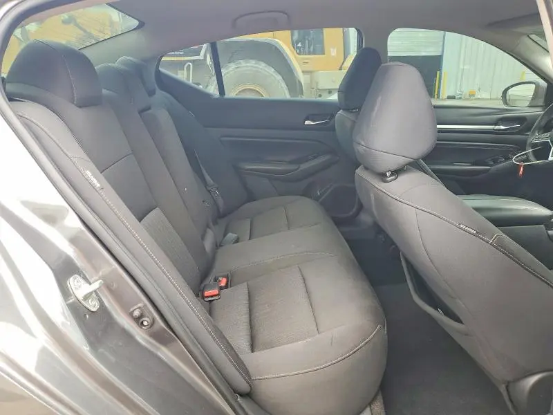 2021 NISSAN ALTIMA SV  
