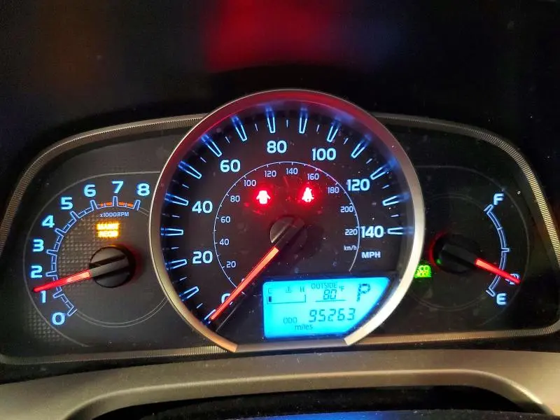 2015 TOYOTA RAV4 XLE  