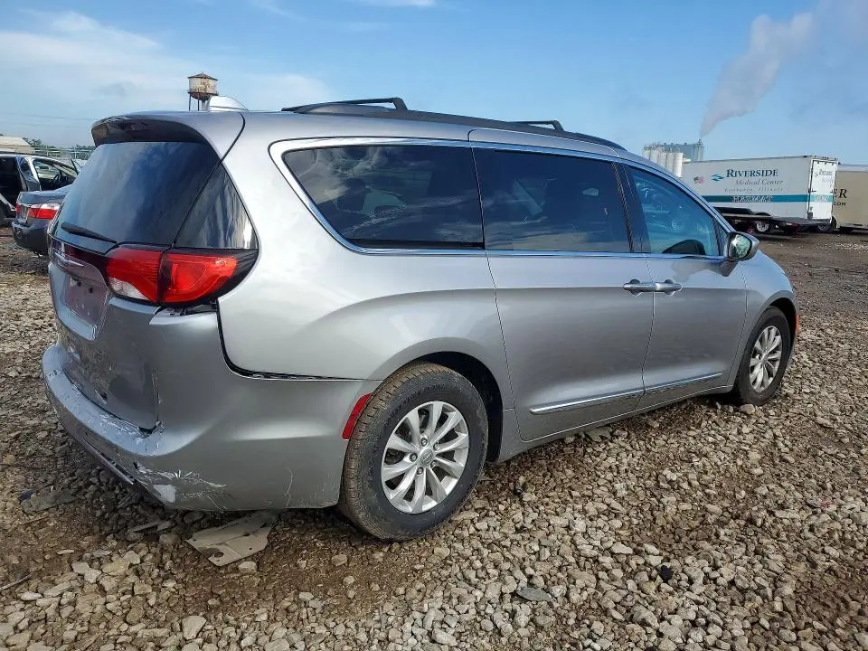 2017 CHRYSLER PACIFICA TOURING L  