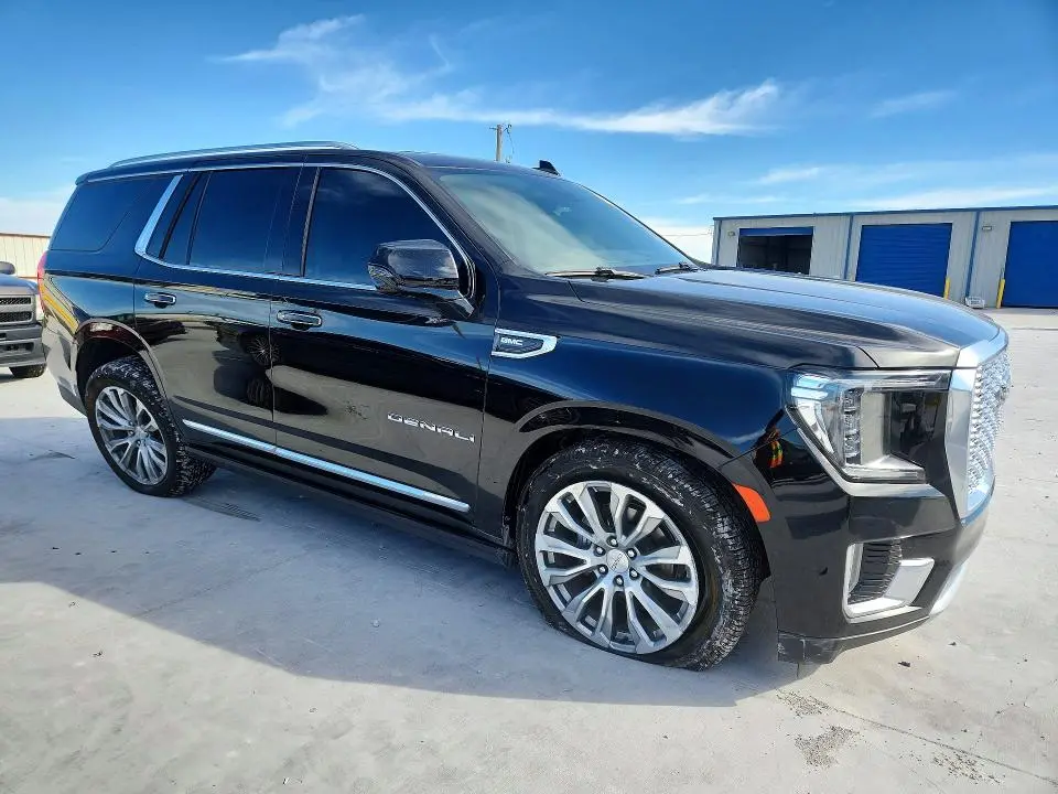 2022 GMC YUKON DENALI  