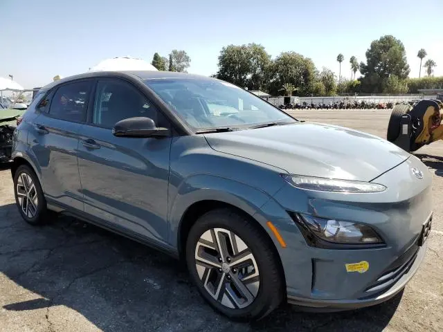 2023 HYUNDAI KONA SE  