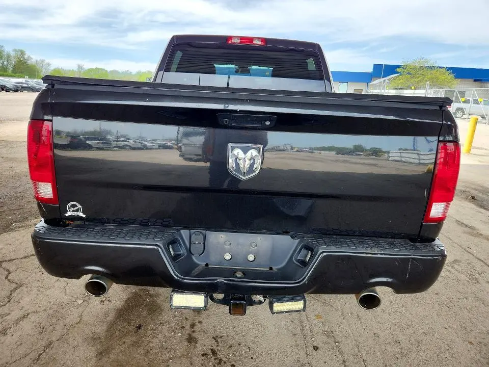 2016 RAM 1500 ST  
