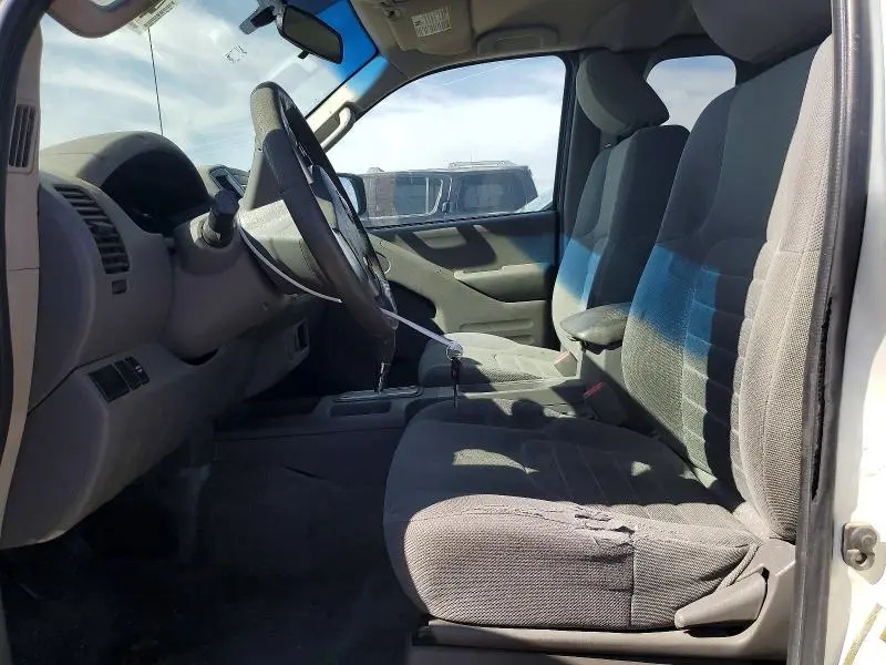 2017 NISSAN FRONTIER S  