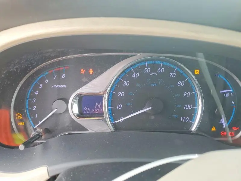 2011 TOYOTA SIENNA XLE 8-PASSENGER  