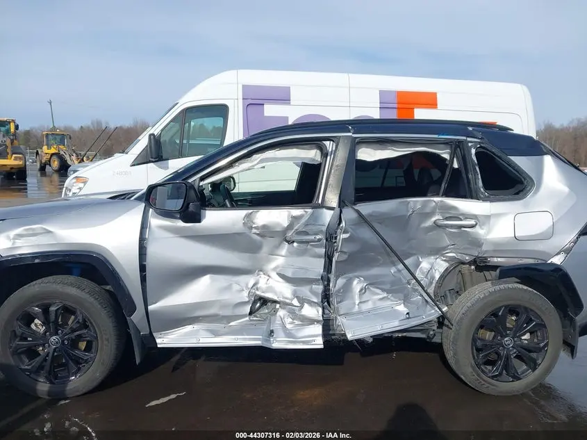 2022 TOYOTA RAV4 HYBRID XSE