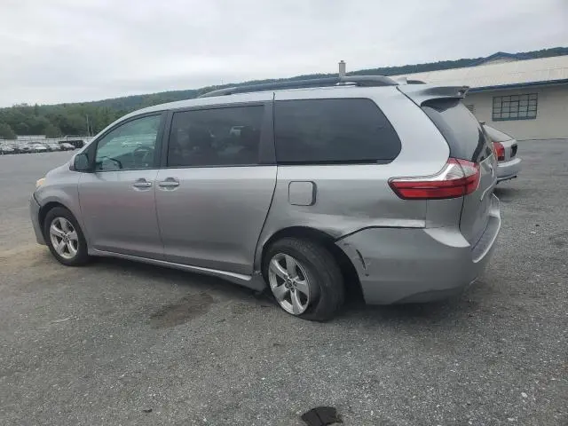 2018 TOYOTA SIENNA LE  