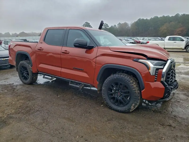 2025 TOYOTA TUNDRA CREWMAX SR  