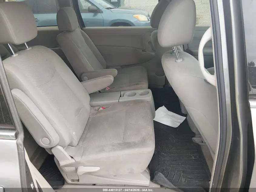 2014 NISSAN QUEST S