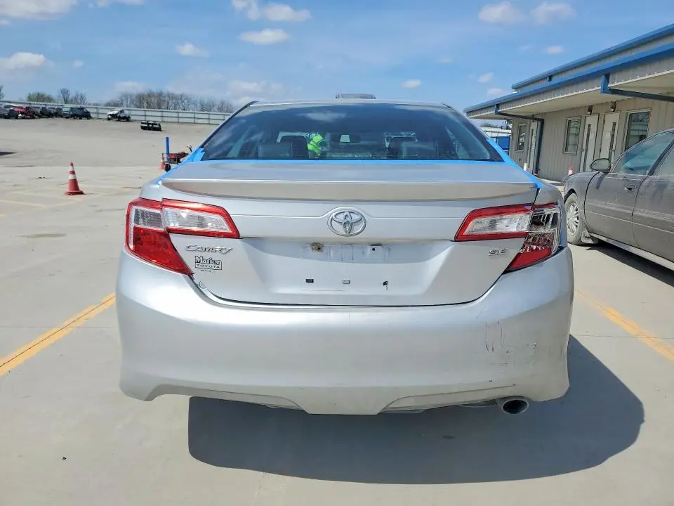 2013 TOYOTA CAMRY SE  