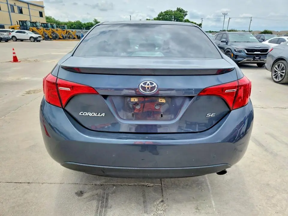 2017 TOYOTA COROLLA SE  