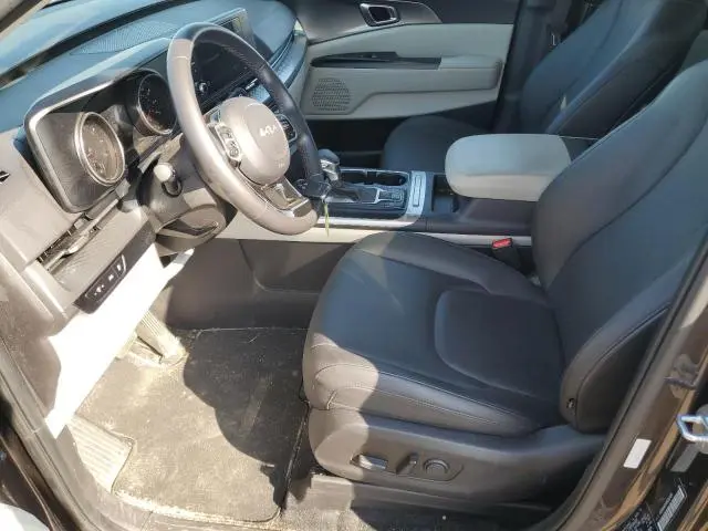 2024 KIA CARNIVAL LX  