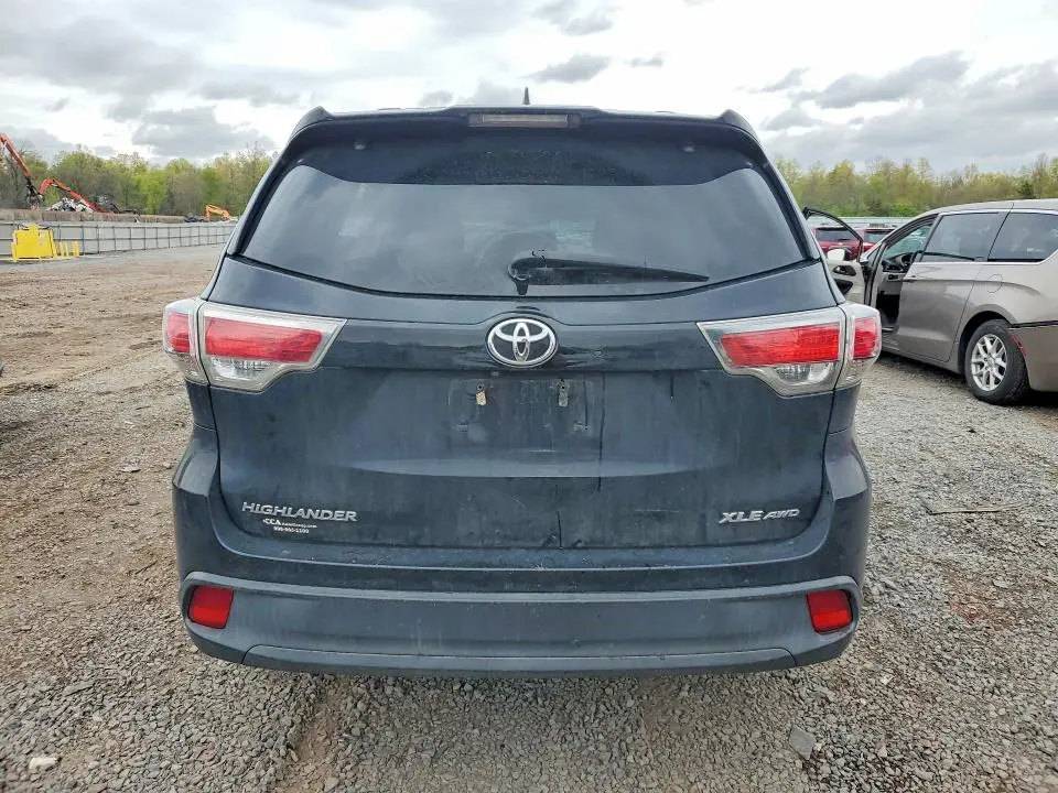 2015 TOYOTA HIGHLANDER XLE  