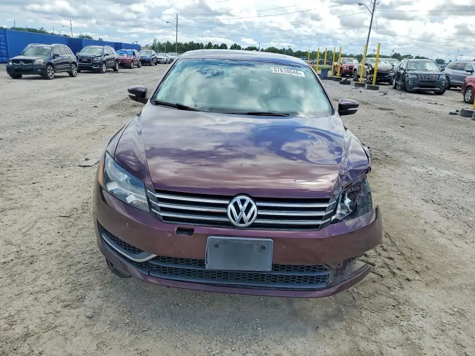 2013 VOLKSWAGEN PASSAT SE  