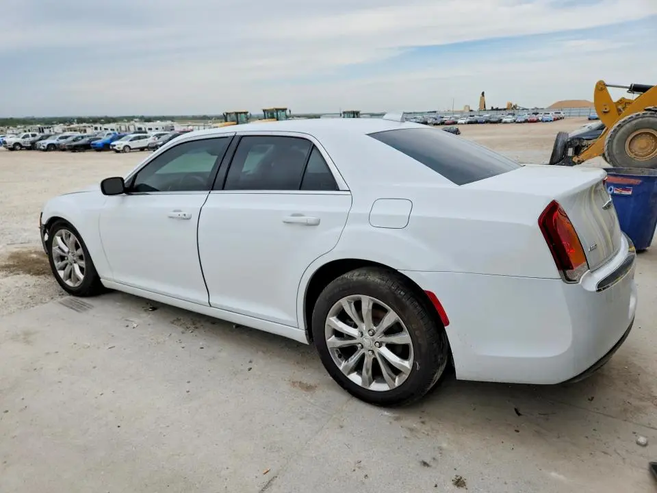 2017 CHRYSLER 300 LIMITED  