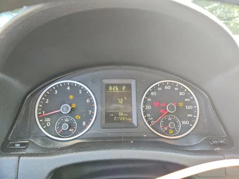 2010 VOLKSWAGEN TIGUAN S  