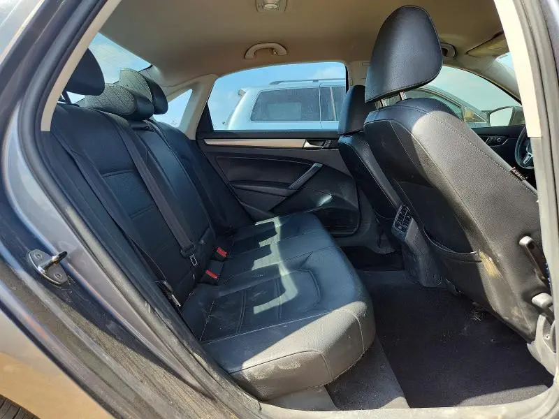 2014 VOLKSWAGEN PASSAT SE  
