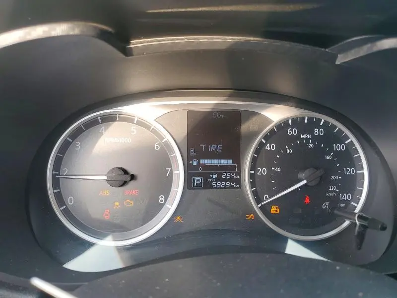 2021 NISSAN VERSA S  