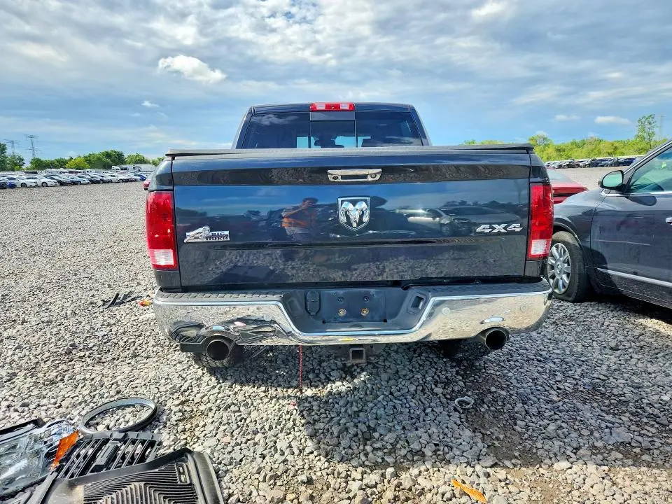 2017 RAM 1500 SLT  