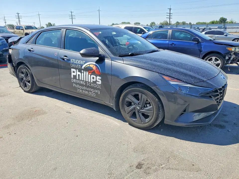 2022 HYUNDAI ELANTRA SEL  