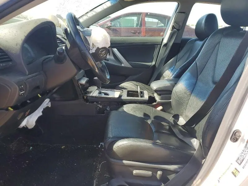 2010 TOYOTA CAMRY SE  