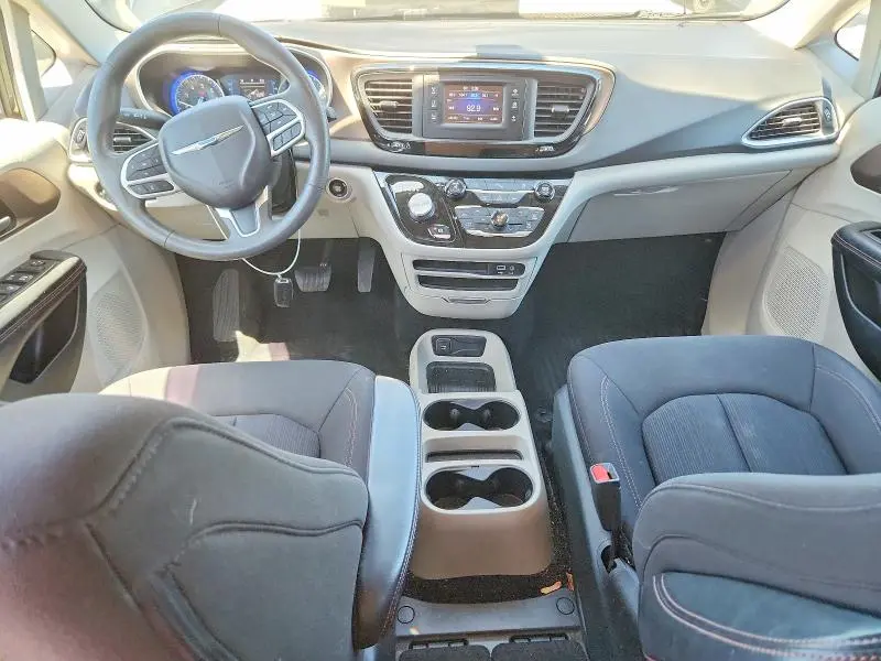 2017 CHRYSLER PACIFICA LX  