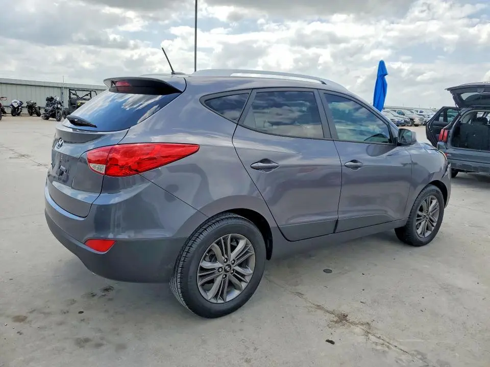2015 HYUNDAI TUCSON SE  
