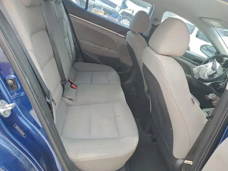 2018 HYUNDAI ELANTRA SE  