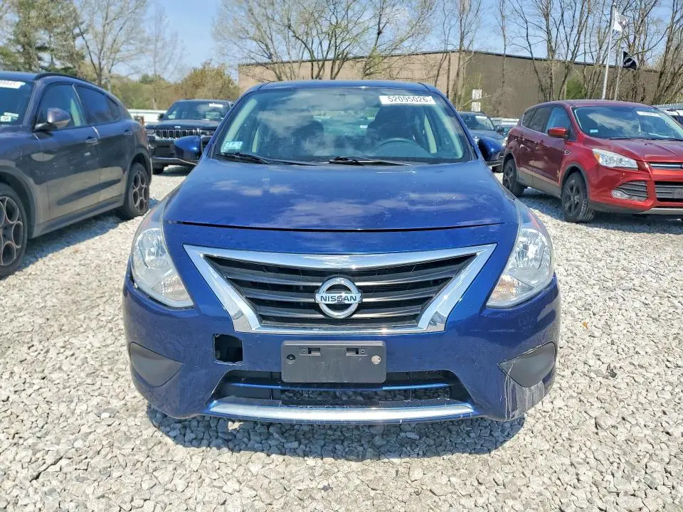 2019 NISSAN VERSA SV  