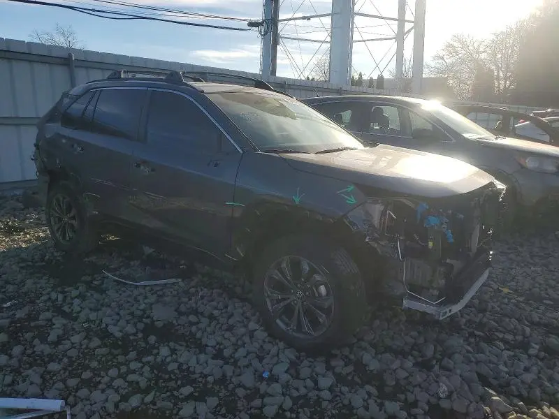 2023 TOYOTA RAV4 XLE PREMIUM  