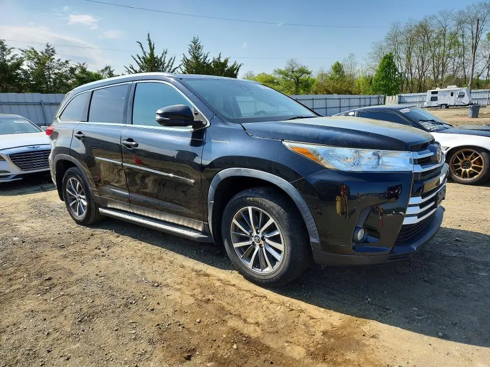 2019 TOYOTA HIGHLANDER XLE  
