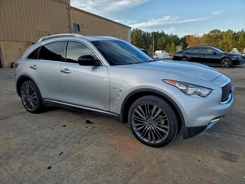 2017 INFINITI QX70   