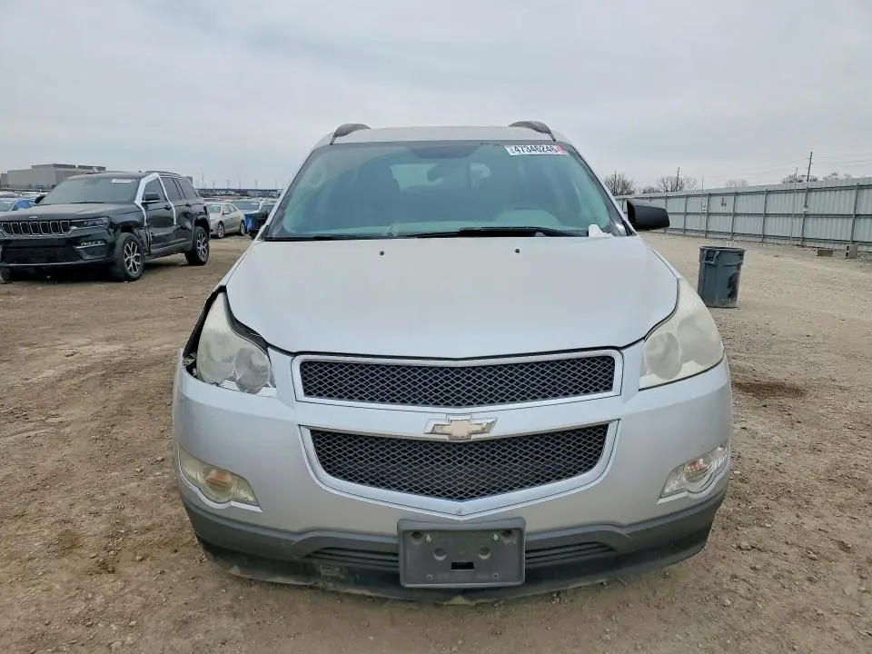 2010 CHEVROLET TRAVERSE LS  