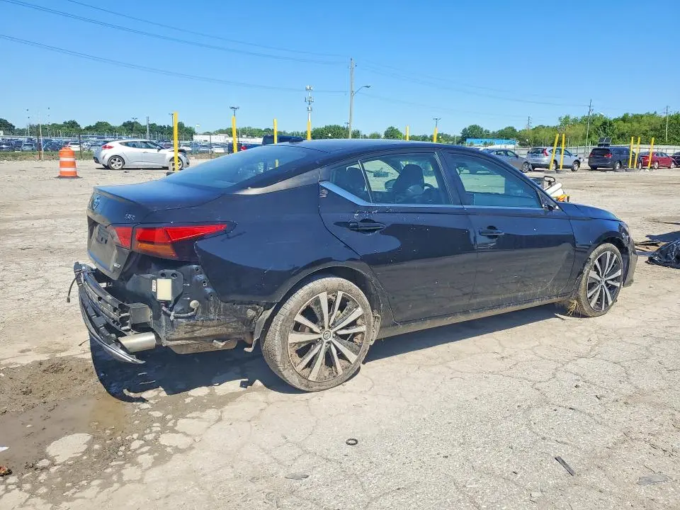 2021 NISSAN ALTIMA SR  