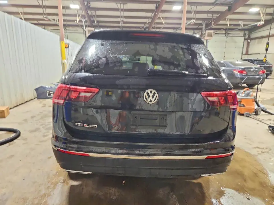 2018 VOLKSWAGEN TIGUAN SE  