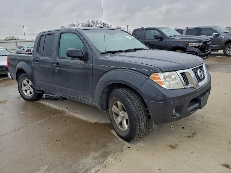 2013 NISSAN FRONTIER S  