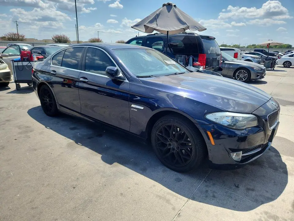 2012 BMW 528 XI  