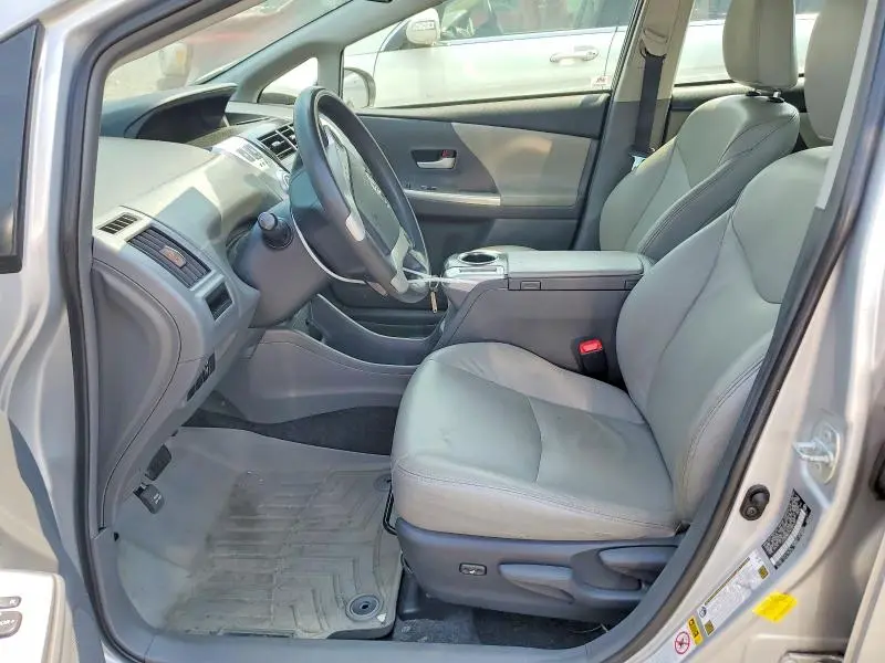 2014 TOYOTA PRIUS V TWO  