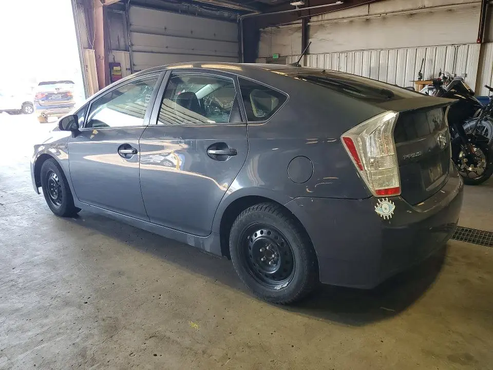 2010 TOYOTA PRIUS III  