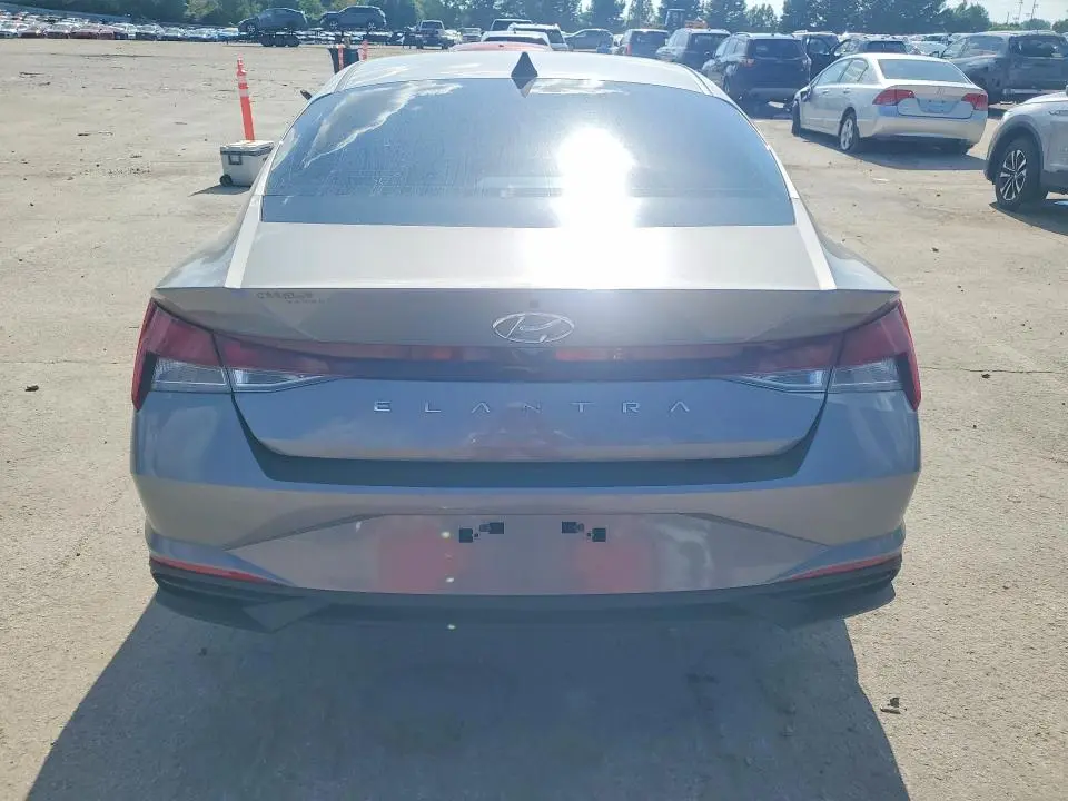 2021 HYUNDAI ELANTRA SE  