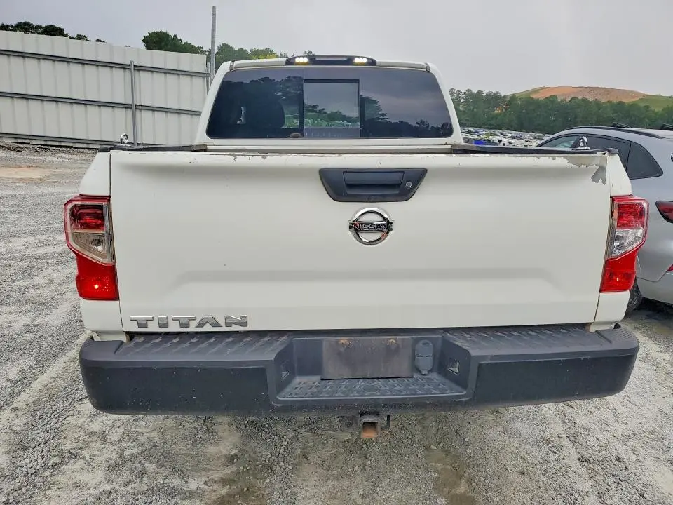 2018 NISSAN TITAN S  