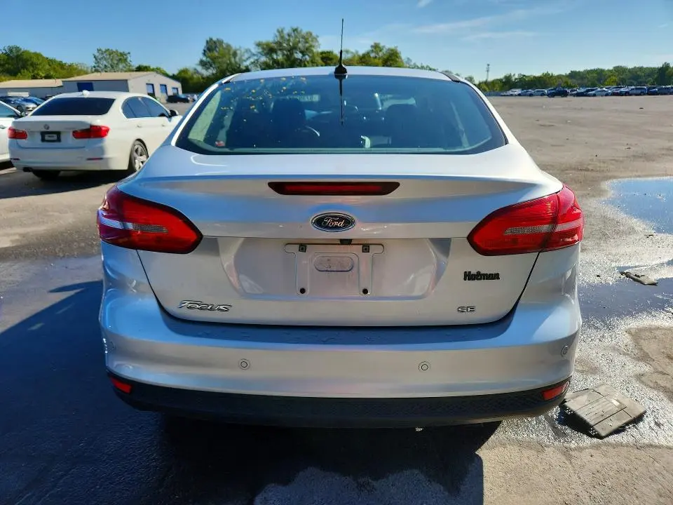2016 FORD FOCUS SE  