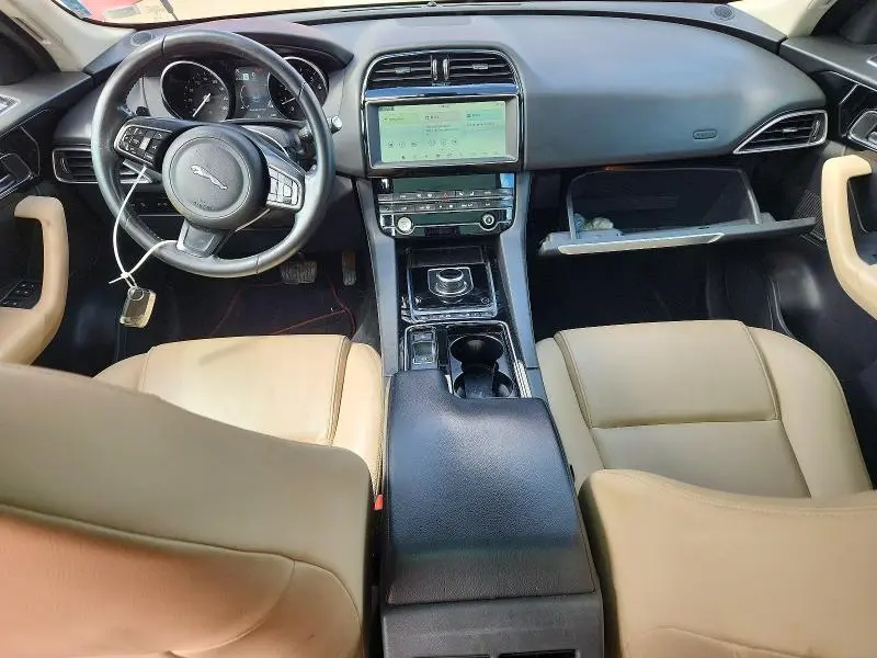 2020 JAGUAR F-PACE PREMIUM  