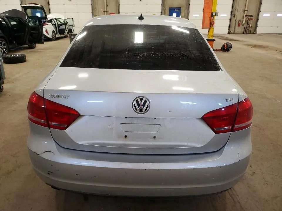 2015 VOLKSWAGEN PASSAT S  