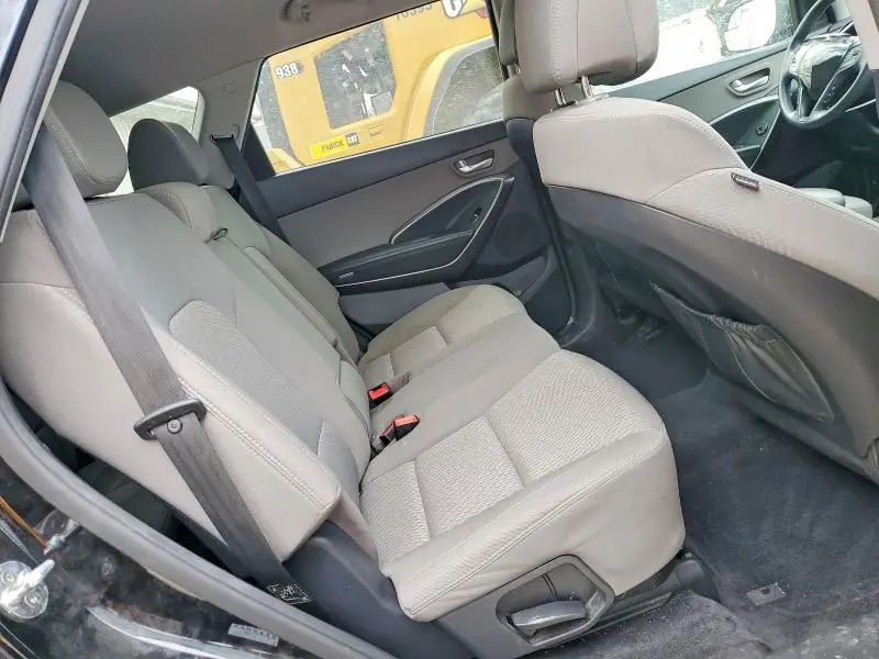 2018 HYUNDAI SANTA FE SE  