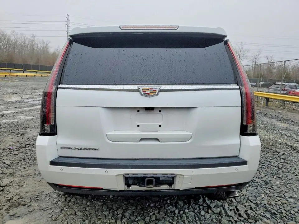 2017 CADILLAC ESCALADE LUXURY  