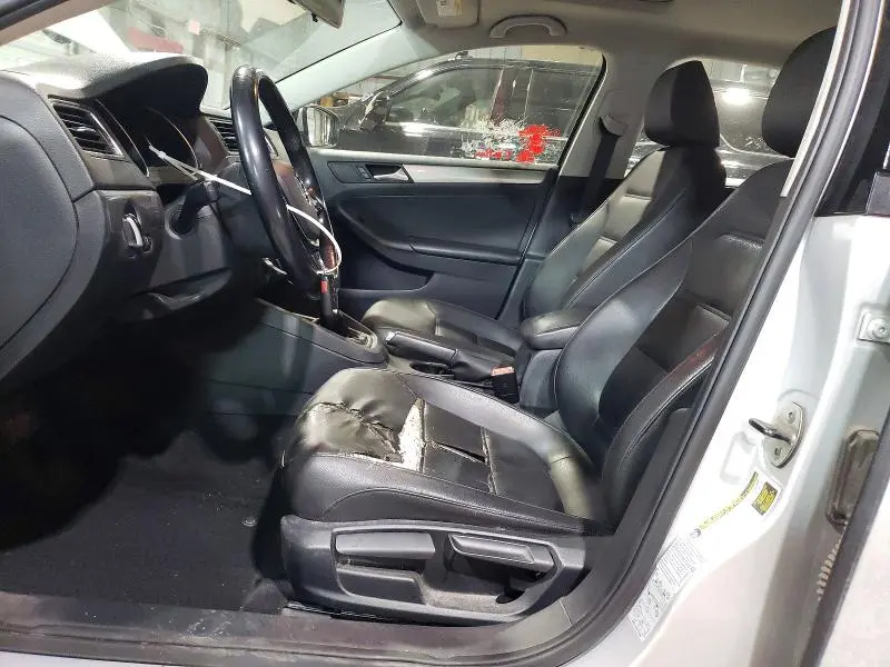 2015 VOLKSWAGEN JETTA SE  